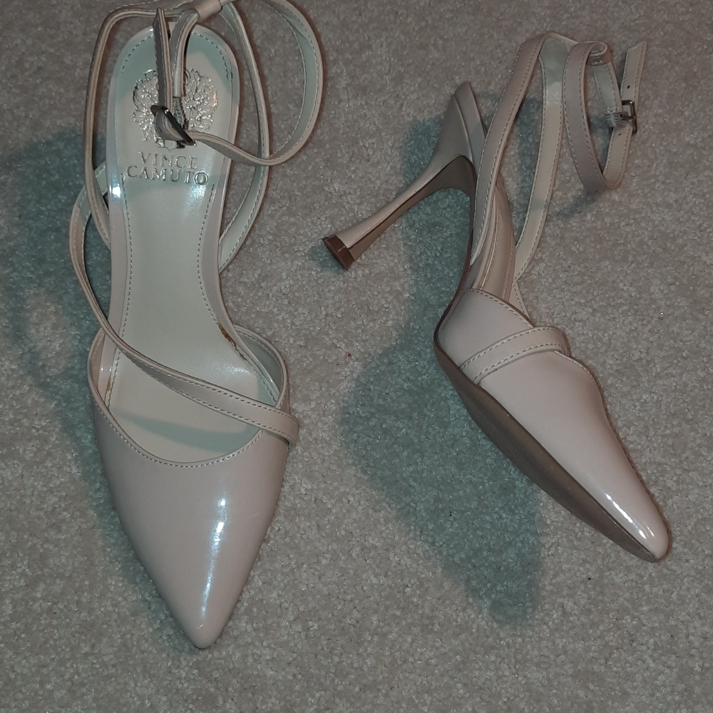 Vince Camuto Women's Cream Heels
